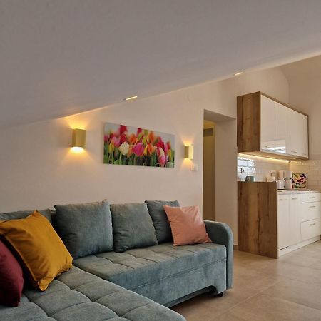 Haus Mit Meerblick Lopar Exteriör bild