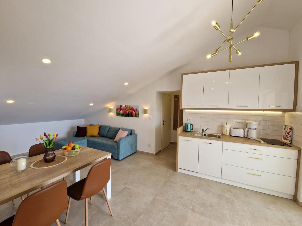 Haus Mit Meerblick Lopar Exteriör bild