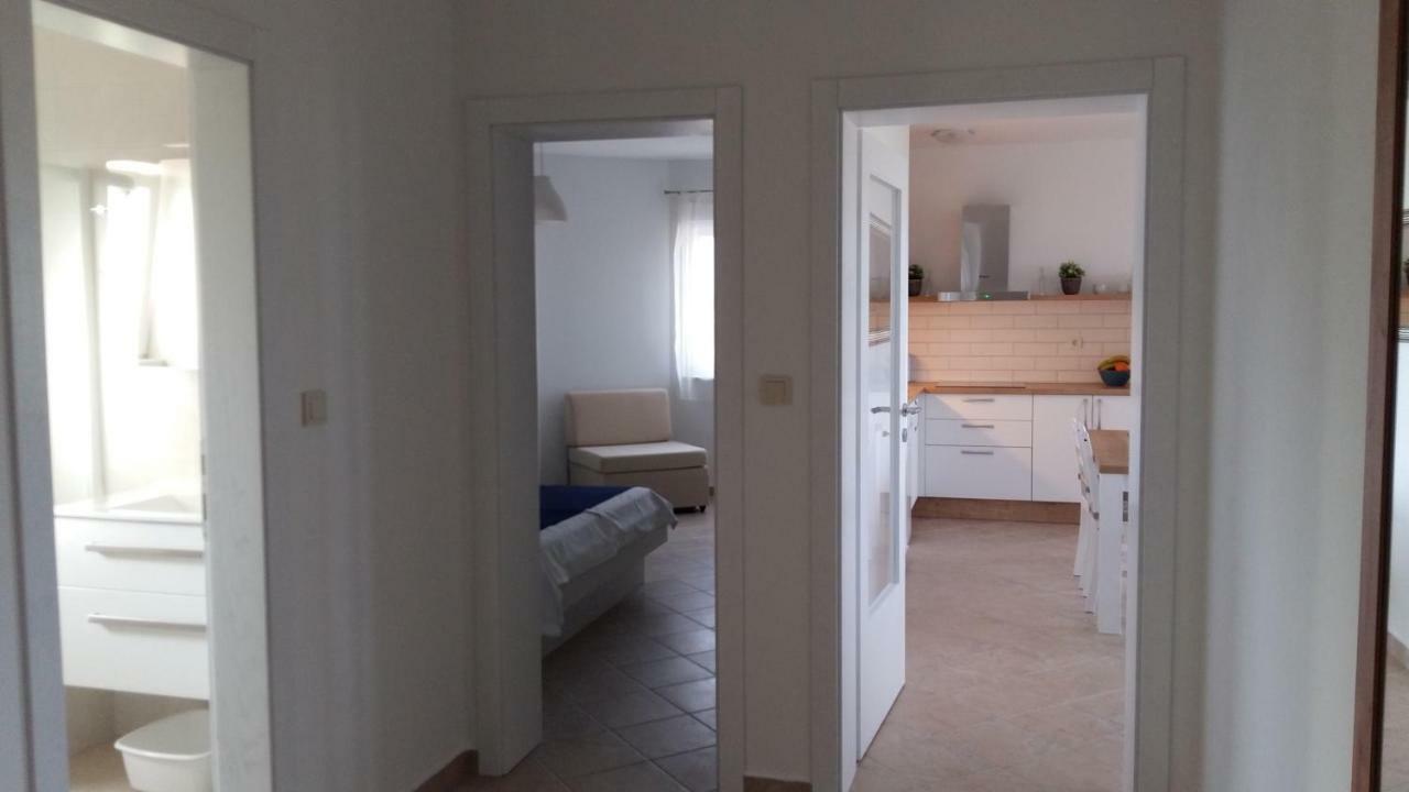 Haus Mit Meerblick Lopar Exteriör bild