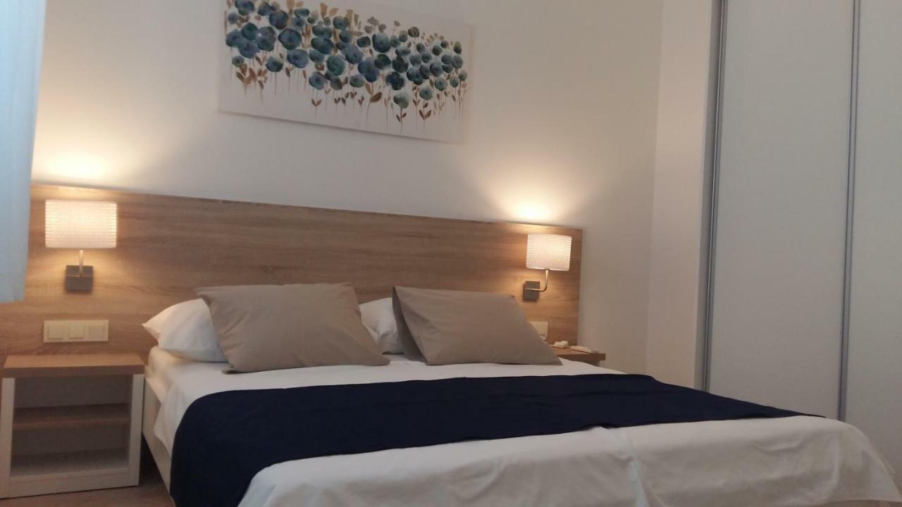 Haus Mit Meerblick Lopar Exteriör bild