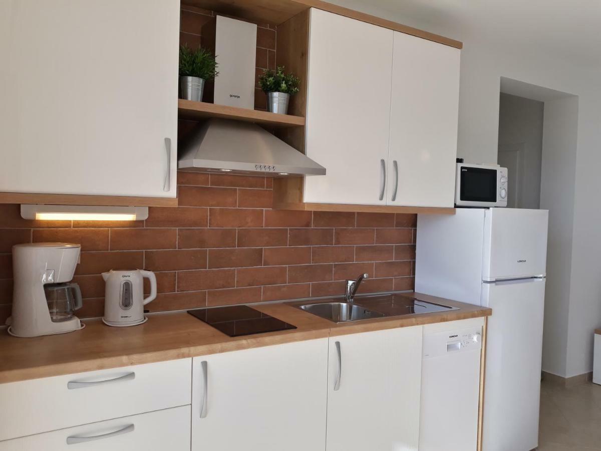 Haus Mit Meerblick Lopar Exteriör bild