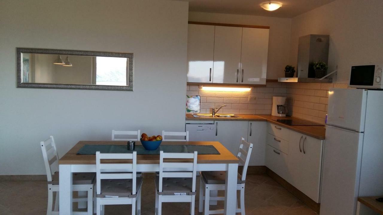 Haus Mit Meerblick Lopar Exteriör bild